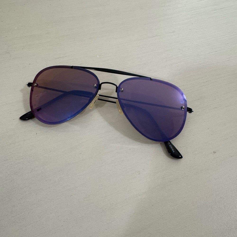Stylish Purple Aviator Sunglasses